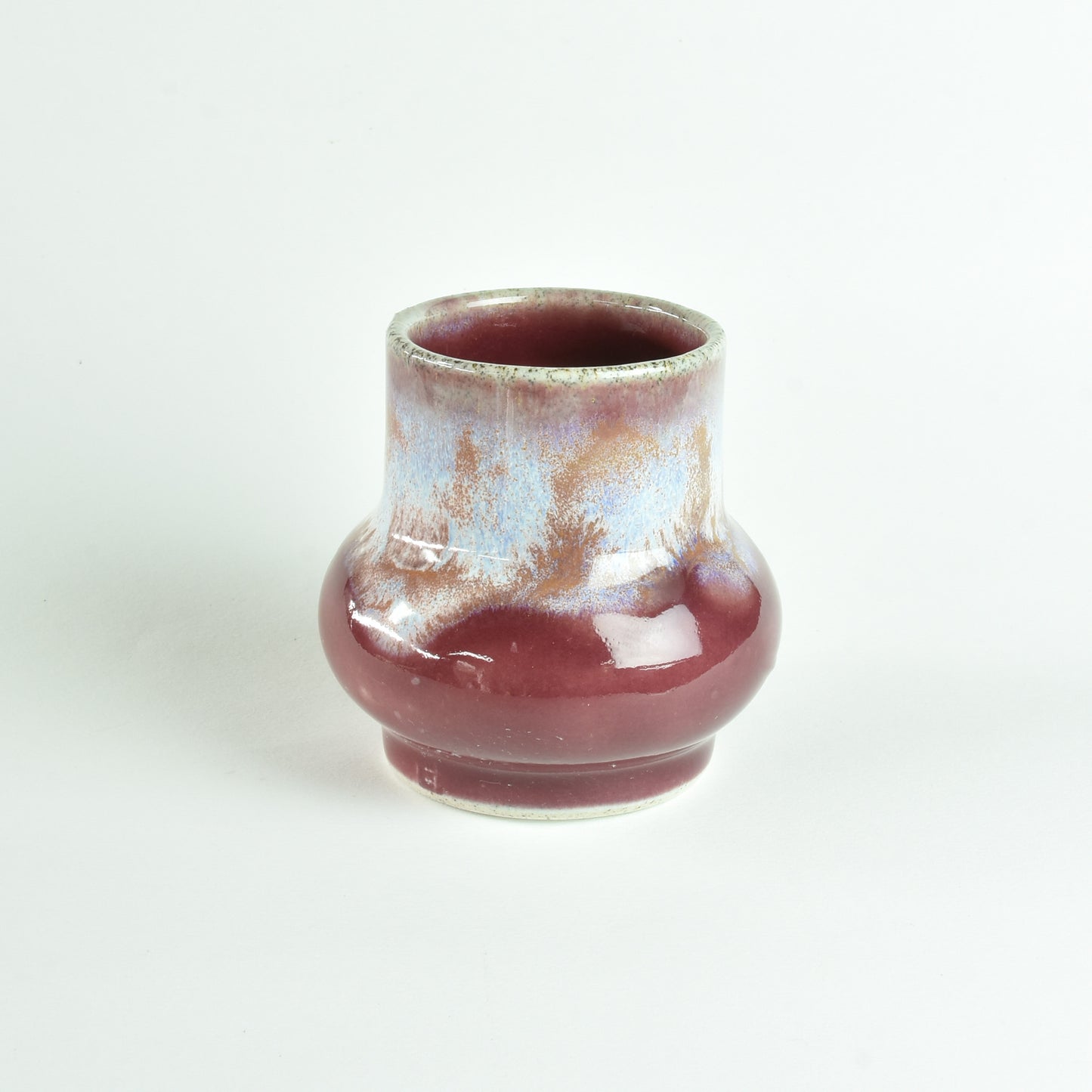 Small Vase Cream and Cherries Bulb