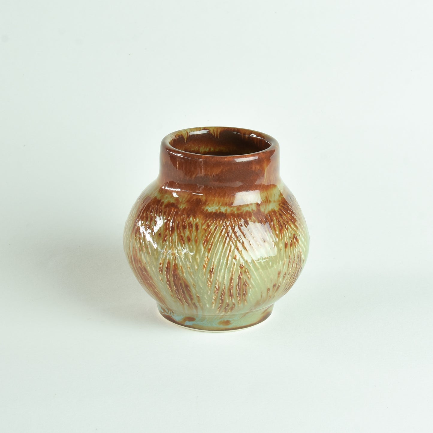 Small Vase Textured Oolong Bulb