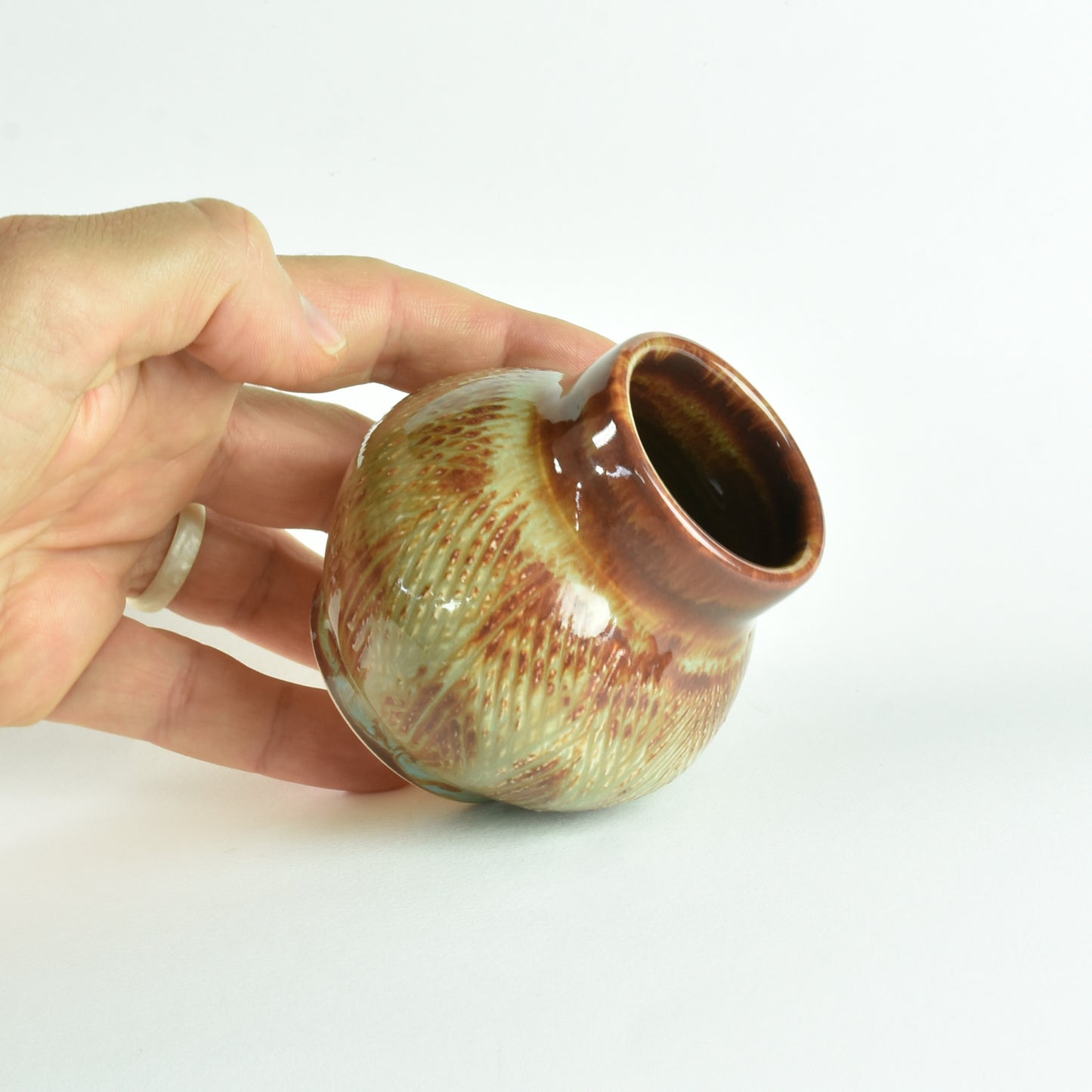 Small Vase Textured Oolong Bulb