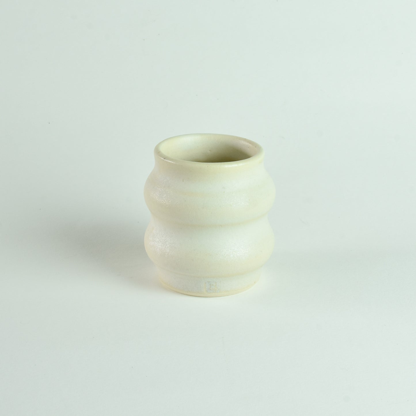 Small Vase White Matte Curves